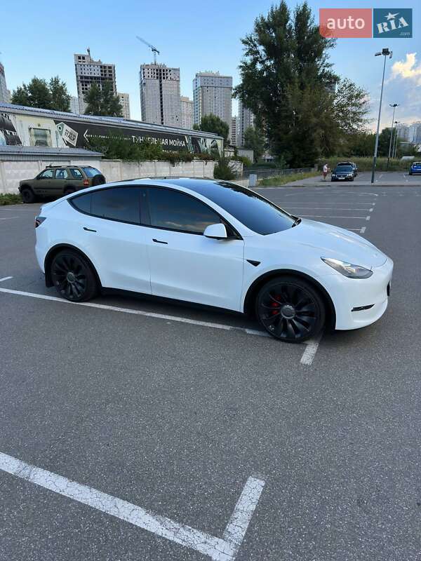 Внедорожник / Кроссовер Tesla Model Y 2022 в Киеве