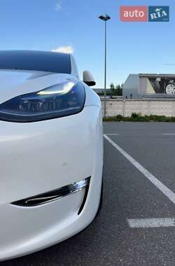 Внедорожник / Кроссовер Tesla Model Y 2022 в Киеве