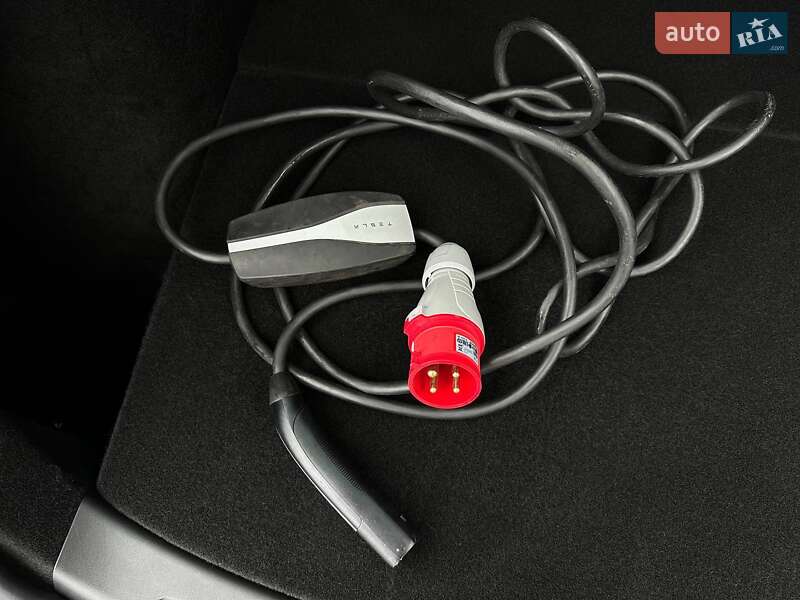 Позашляховик / Кросовер Tesla Model Y 2023 в Рівному