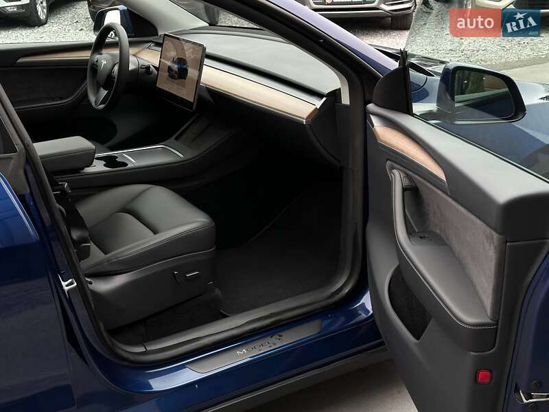 Позашляховик / Кросовер Tesla Model Y 2023 в Рівному
