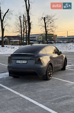 Внедорожник / Кроссовер Tesla Model Y 2023 в 