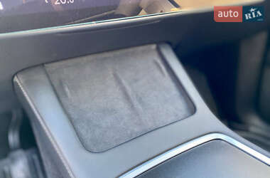 Внедорожник / Кроссовер Tesla Model Y 2022 в 