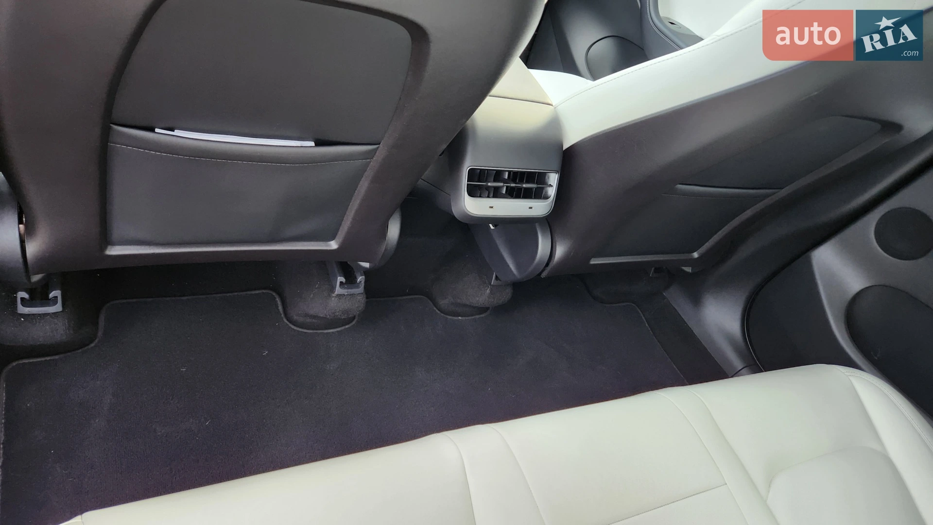2020 Tesla Model Y - мініатюра 16