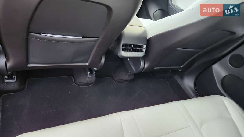 Позашляховик / Кросовер Tesla Model Y 2020 в Львові