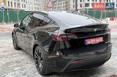 Внедорожник / Кроссовер Tesla Model Y 2023 в Киеве