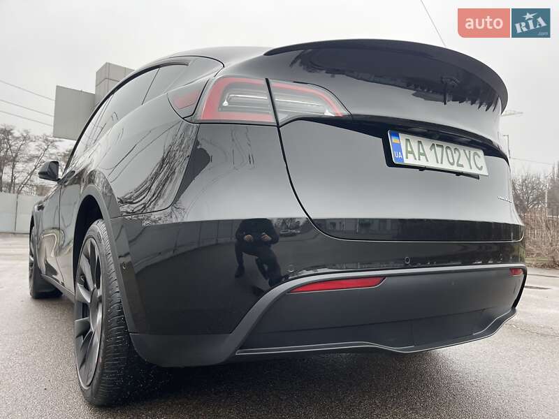 Внедорожник / Кроссовер Tesla Model Y 2022 в Киеве