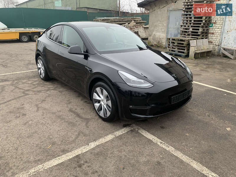 Внедорожник / Кроссовер Tesla Model Y 2023 в Ровно