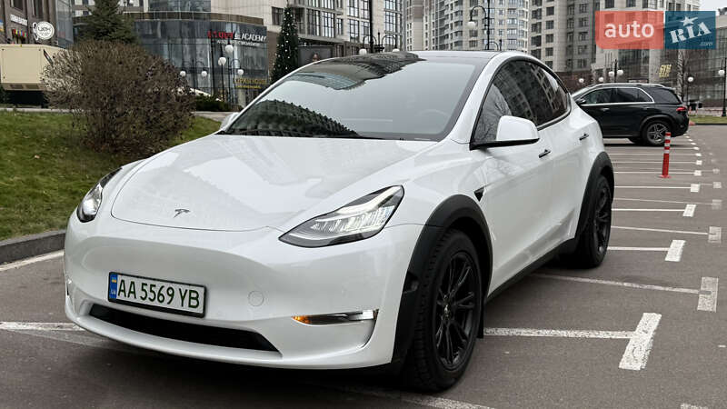 Tesla Model Y 2022