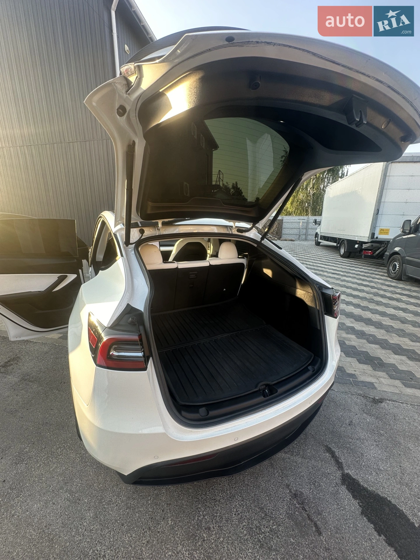 2022 Tesla Model Y - мініатюра 15