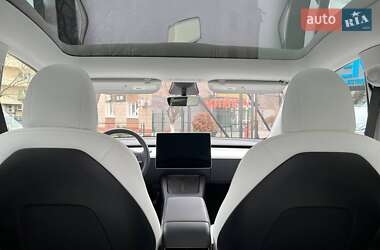 Внедорожник / Кроссовер Tesla Model Y 2021 в 