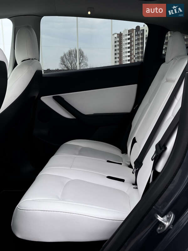 Позашляховик / Кросовер Tesla Model Y 2022 в Києві