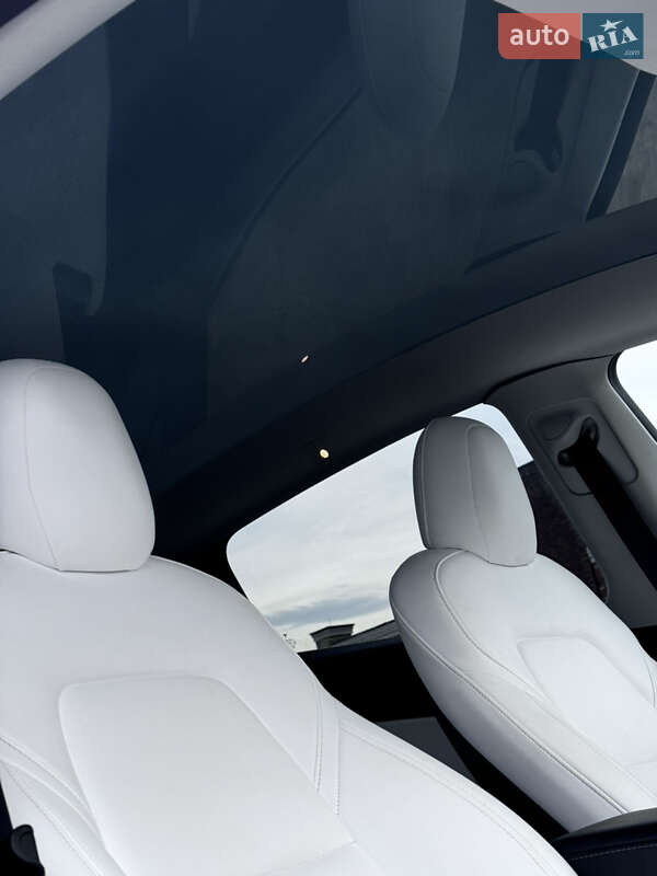 Позашляховик / Кросовер Tesla Model Y 2022 в Києві