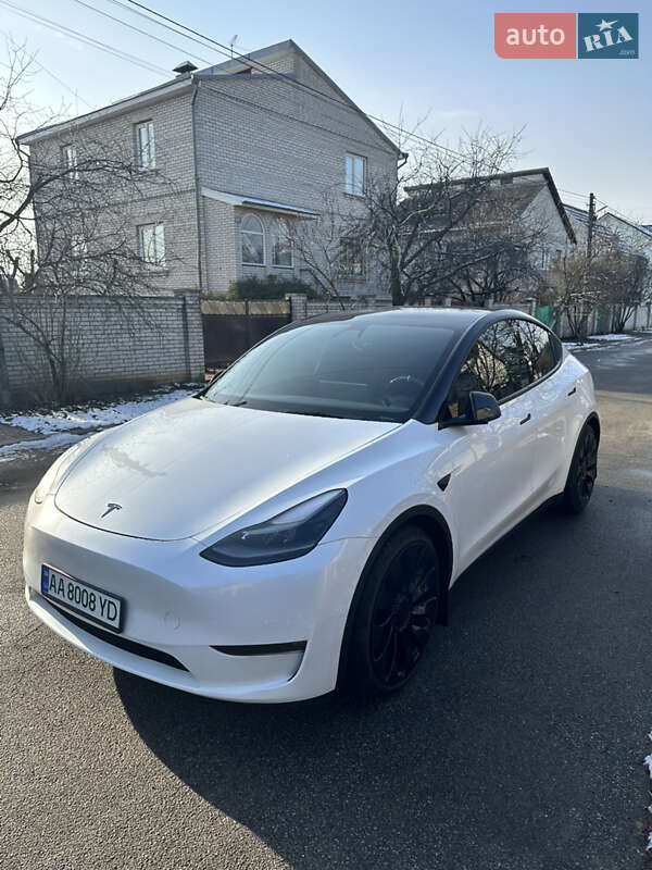 Внедорожник / Кроссовер Tesla Model Y 2022 в Киеве