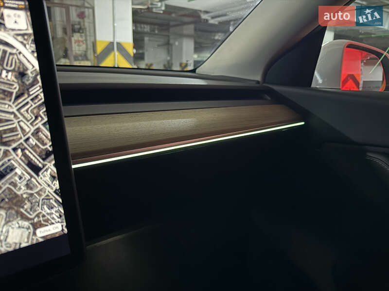 Внедорожник / Кроссовер Tesla Model Y 2022 в Киеве