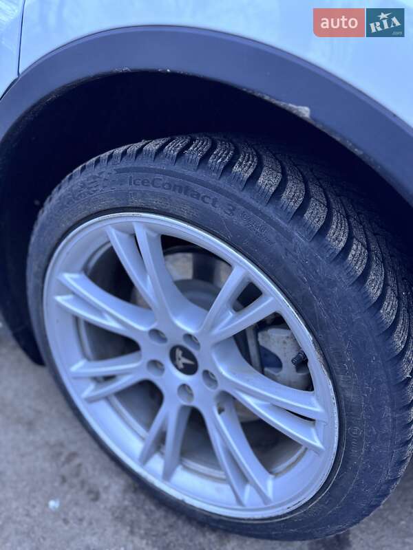 Внедорожник / Кроссовер Tesla Model Y 2021 в Харькове