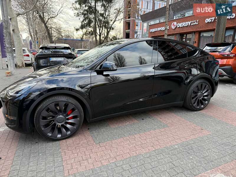 Внедорожник / Кроссовер Tesla Model Y 2020 в 