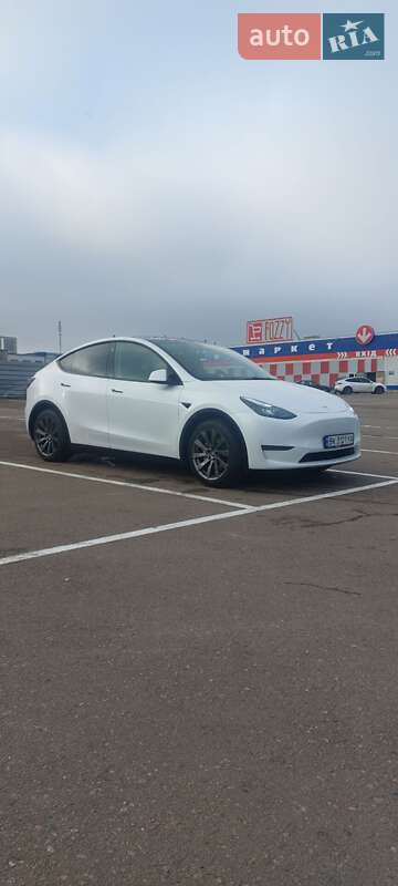 Позашляховик / Кросовер Tesla Model Y 2023 в Рівному