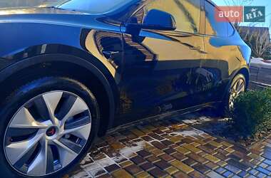 Внедорожник / Кроссовер Tesla Model Y 2023 в Киеве