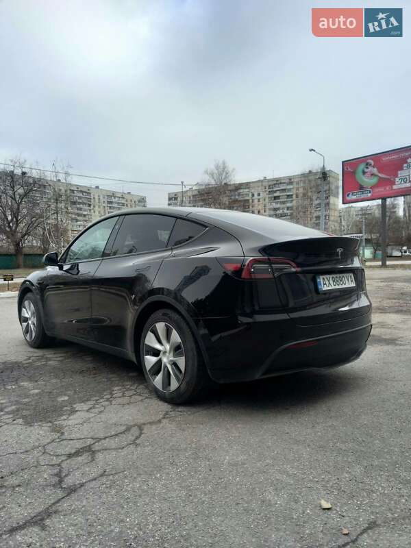 Внедорожник / Кроссовер Tesla Model Y 2023 в 