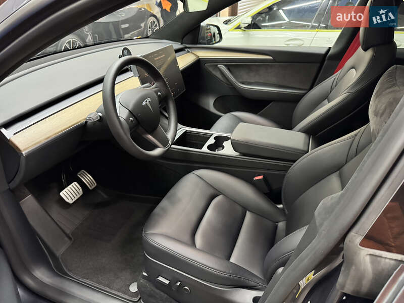 Внедорожник / Кроссовер Tesla Model Y 2023 в Киеве