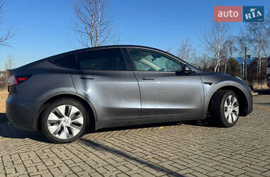 Внедорожник / Кроссовер Tesla Model Y 2024 в 