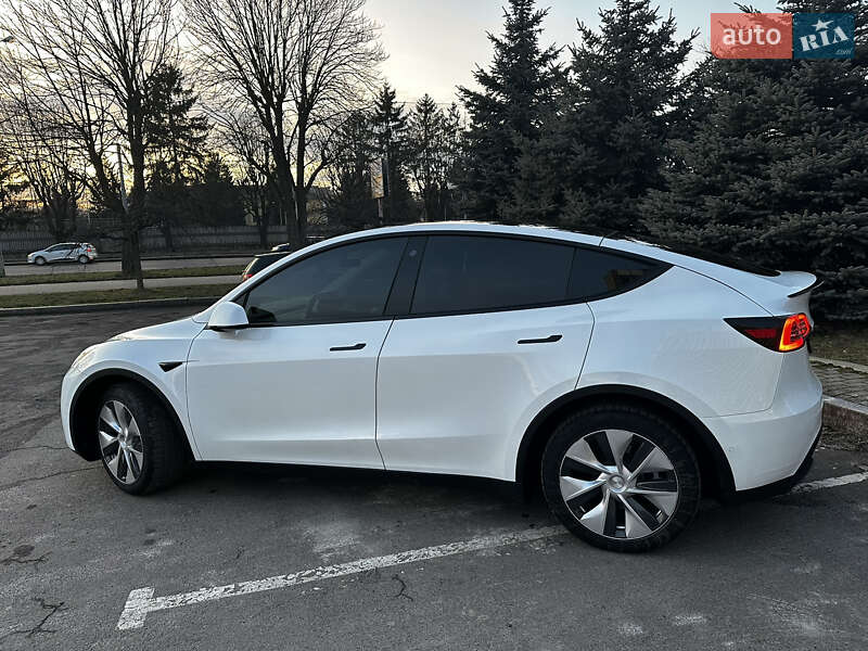 Позашляховик / Кросовер Tesla Model Y 2021 в Львові