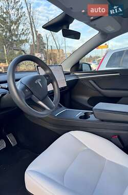 Внедорожник / Кроссовер Tesla Model Y 2021 в 