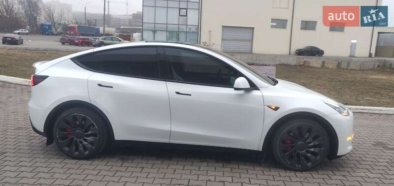 Внедорожник / Кроссовер Tesla Model Y 2023 в Хмельницком