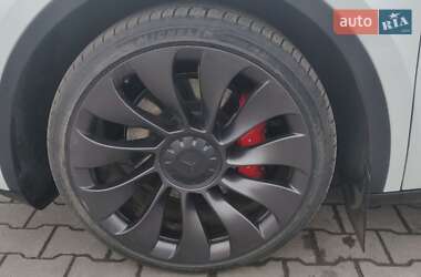 Внедорожник / Кроссовер Tesla Model Y 2023 в 