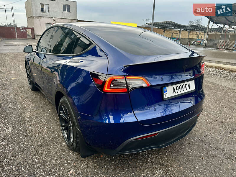 Внедорожник / Кроссовер Tesla Model Y 2023 в Киеве