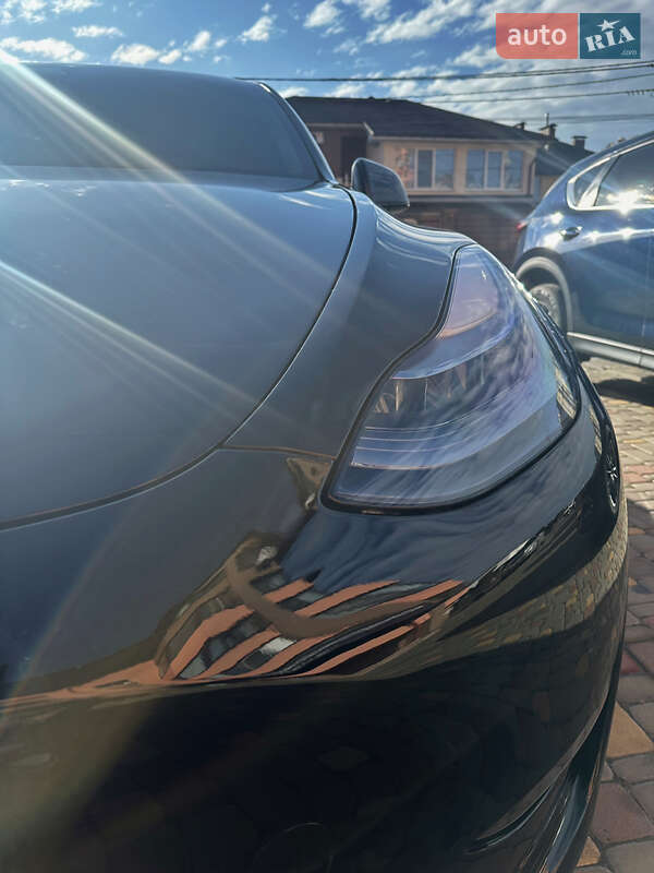 Внедорожник / Кроссовер Tesla Model Y 2022 в Киеве