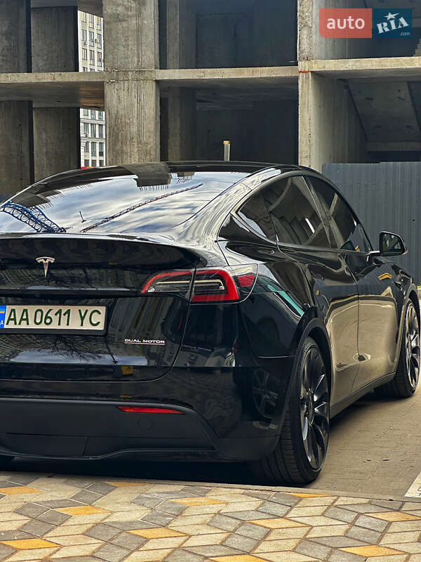 Внедорожник / Кроссовер Tesla Model Y 2022 в Киеве