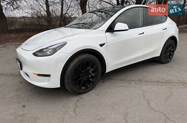 Позашляховик / Кросовер Tesla Model Y 2024 в 