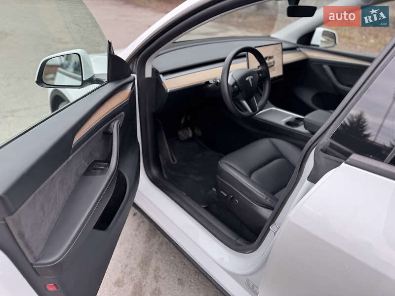 Внедорожник / Кроссовер Tesla Model Y 2024 в Шепетовке
