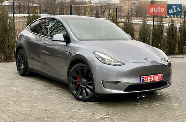 Позашляховик / Кросовер Tesla Model Y 2024 в Києві