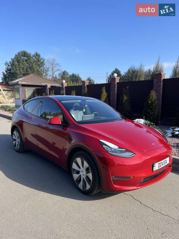 Tesla Model Y 2023