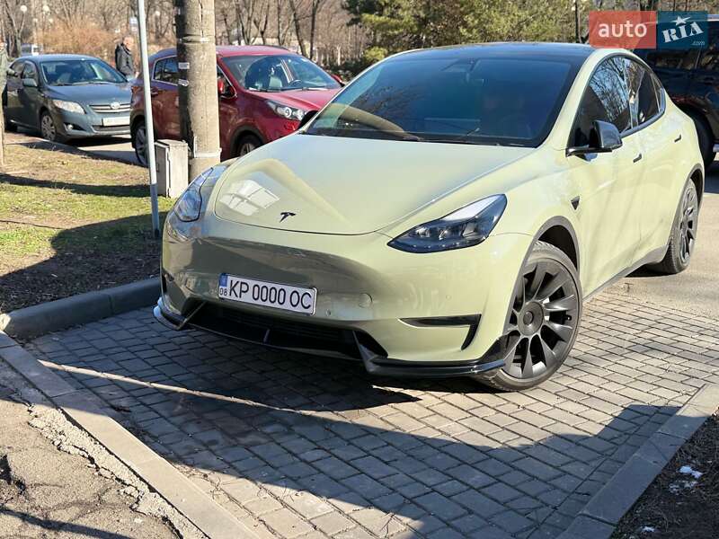 Внедорожник / Кроссовер Tesla Model Y 2020 в Днепре