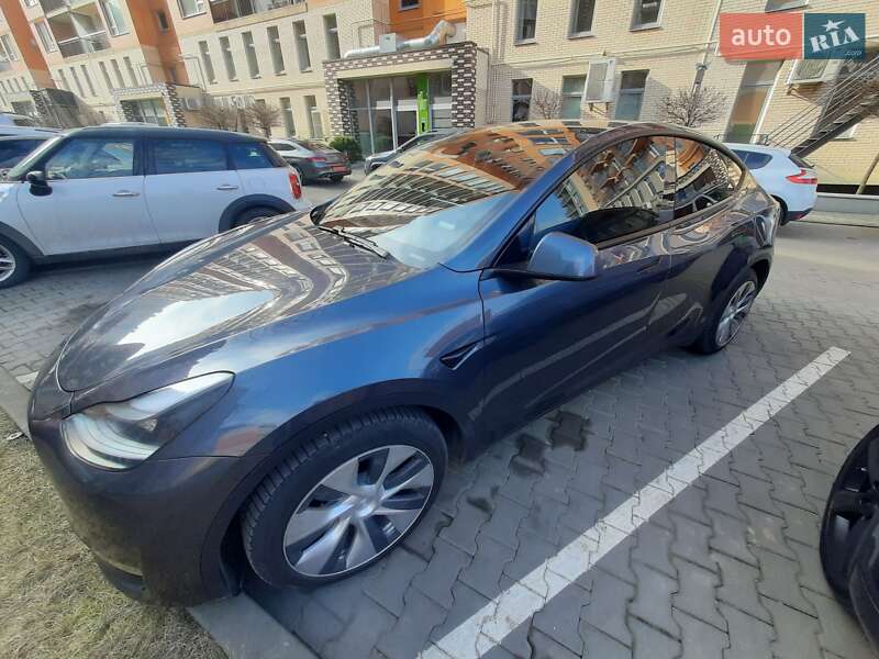 Лифтбек Tesla Model Y 2020 в Черновцах