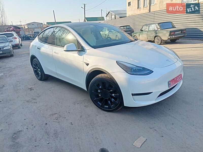 Tesla Model Y 2023