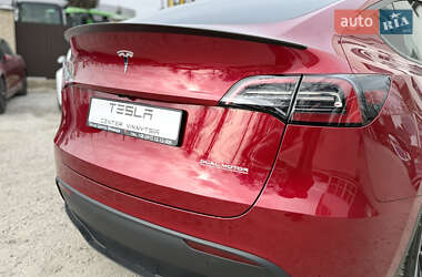 Внедорожник / Кроссовер Tesla Model Y 2024 в 