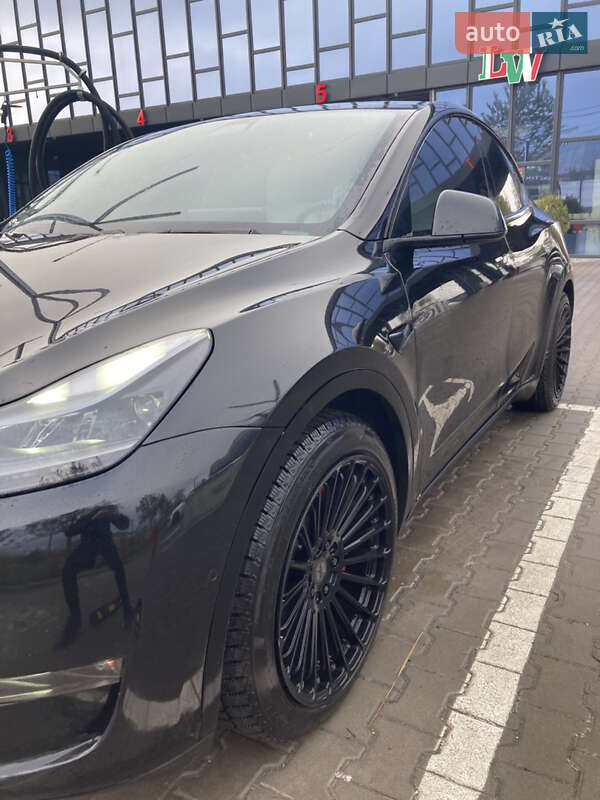 Внедорожник / Кроссовер Tesla Model Y 2020 в Ровно