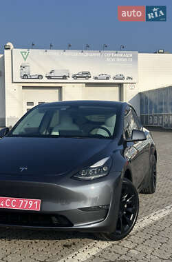 Позашляховик / Кросовер Tesla Model Y 2023 в Чернівцях