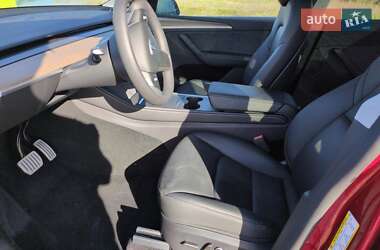 Внедорожник / Кроссовер Tesla Model Y 2024 в 