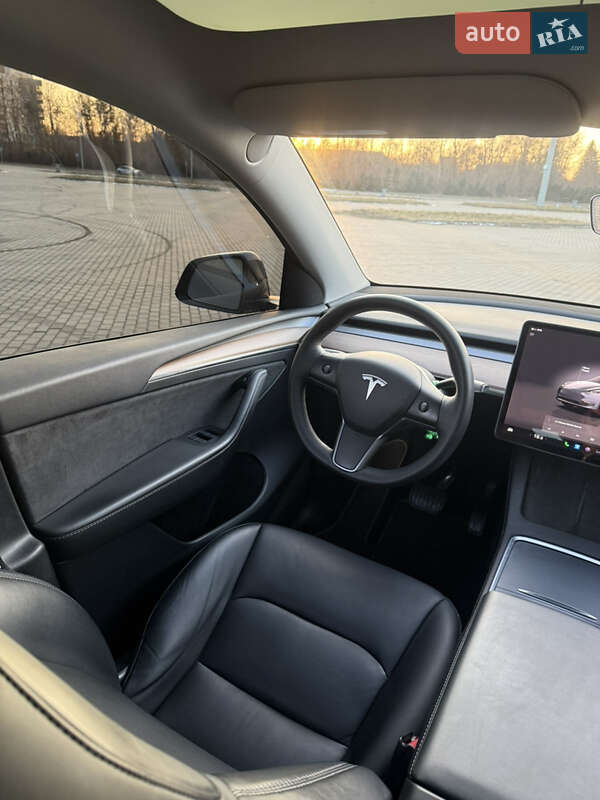 Позашляховик / Кросовер Tesla Model Y 2022 в Львові