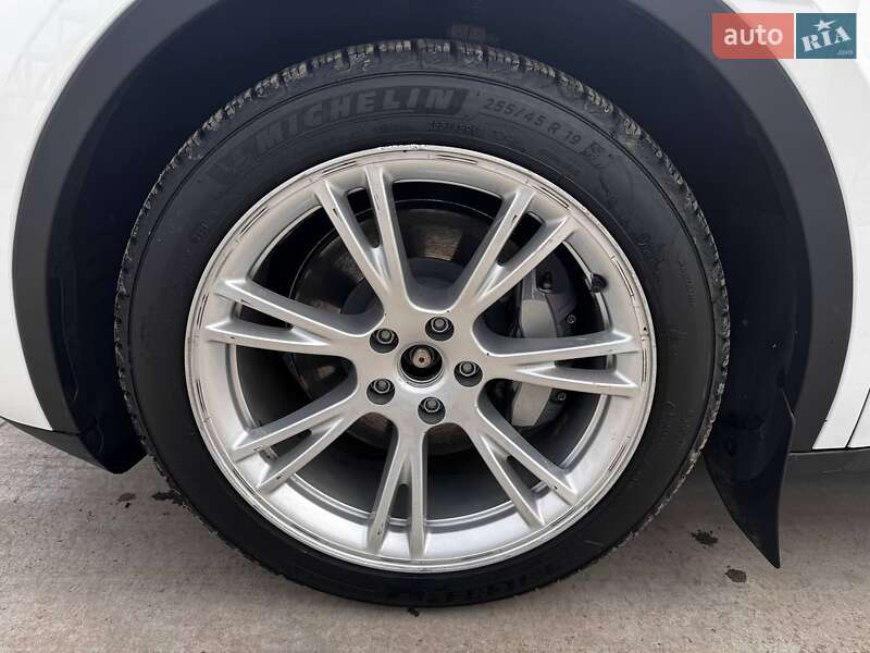 Внедорожник / Кроссовер Tesla Model Y 2023 в Виннице