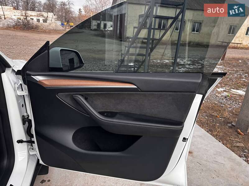 Внедорожник / Кроссовер Tesla Model Y 2023 в Виннице