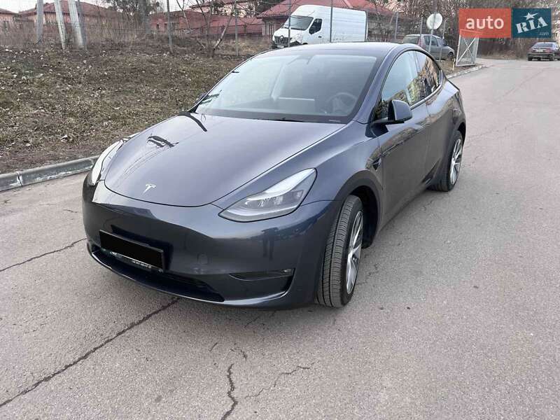 Tesla Model Y 2023