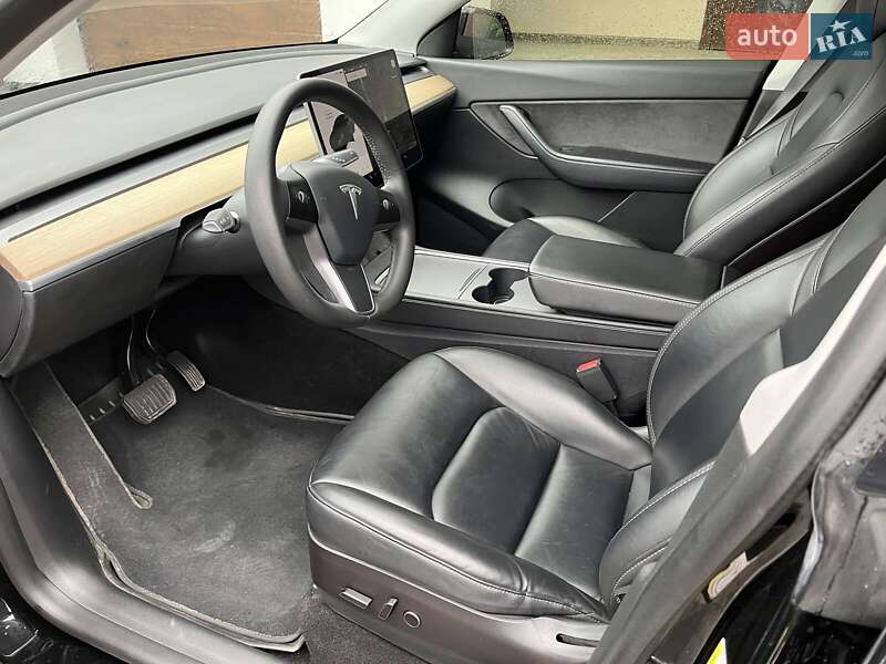 Внедорожник / Кроссовер Tesla Model Y 2021 в Львове