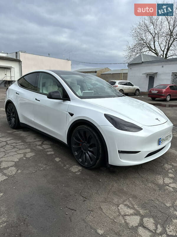 Позашляховик / Кросовер Tesla Model Y 2023 в 