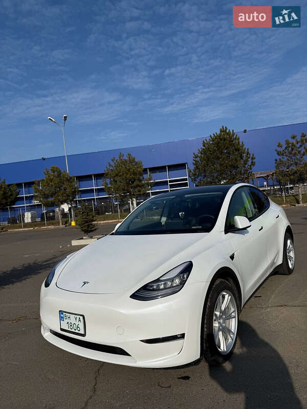 Tesla Model Y 2021